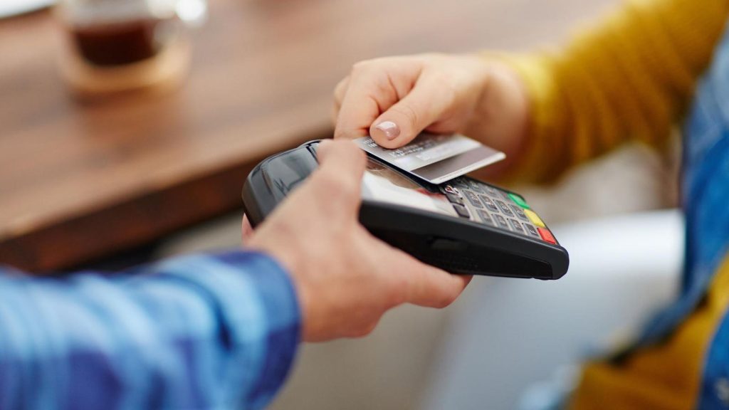 Why Shoppers Will Use Credit Cards More This Holiday Season Why Shoppers Will Use Credit Cards More This Holiday Season