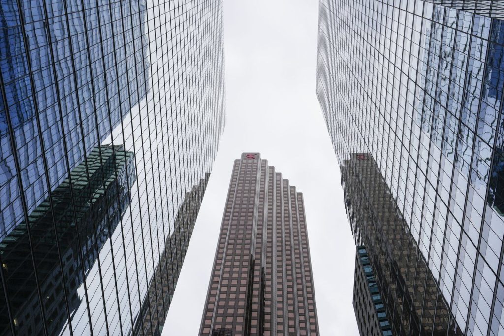 Bank CEOs see mortgage risk easing as attention turns to political uncertainty Bank CEOs see mortgage risk easing as attention turns to political uncertainty